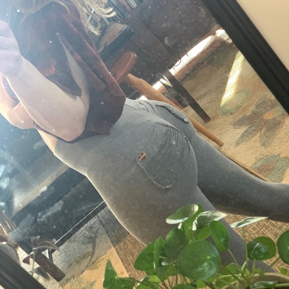 Cute Booty Lounge Leggings - Picture 8 of 8